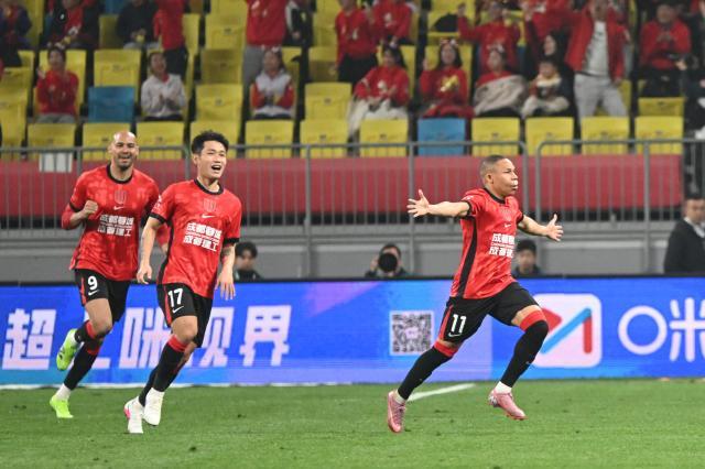 西南德比明日上演 火力第一蓉城VS火力第三玉昆